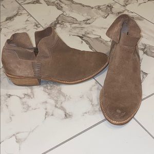 Dolce vita tan Suede Booties- 7